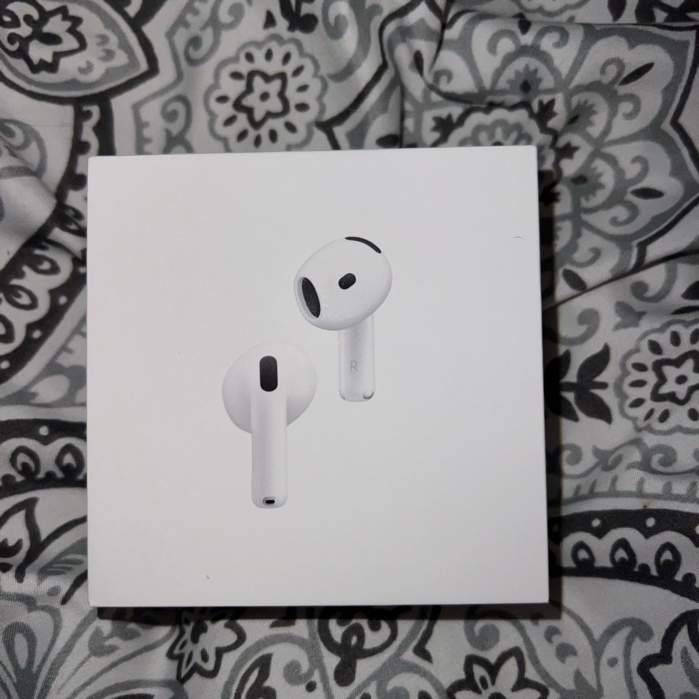 Apple White Earbud Headphones